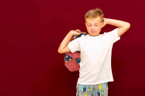 Close Eyes School Boy Backpack Isolated Red Wall — Stock Photo, Image