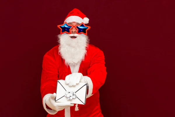 Gifts Delivery Service Fake Bearded Man Santa Claus Hat Holds — Stock Photo, Image