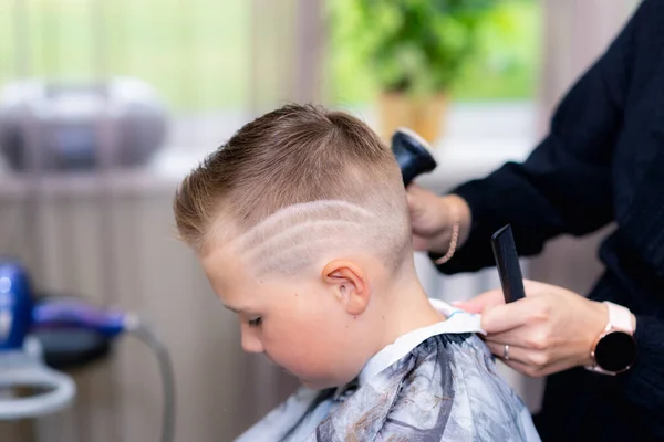 Close Side View Caucasian American Pretty School Boy Haircut Done — Stock Photo, Image