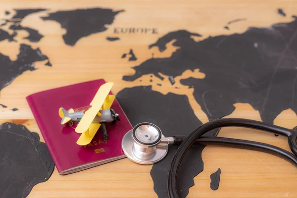 Vista Dall Alto Del Concetto Viaggio Medico Con Documento Passaporto — Foto Stock