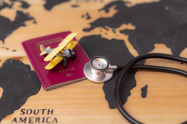 Vista Dall Alto Del Concetto Viaggio Medico Con Documento Passaporto — Foto Stock