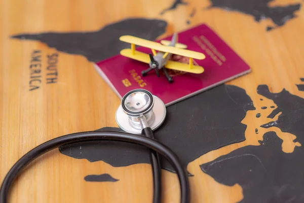 Vista Dall Alto Del Concetto Viaggio Medico Con Documento Passaporto — Foto Stock