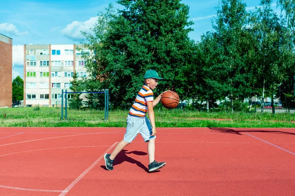 Telsiai Lithuania 2020 Attractive Caucasian Little Basketball Player Training Outdoors — Stock Photo, Image