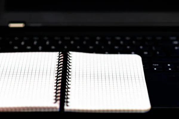 Minimal Work Space Blank Notebook Pen Lies Laptop Keyboard Business — Stock Photo, Image
