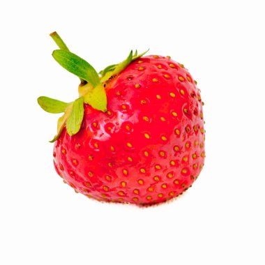 Beyaz arka planda izole edilmiş taze çilek görüntüsü