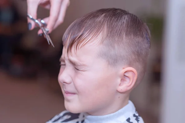 Cute Young Caucasian Schoolboy Getting Haircut Hairdressing Salon Boy Closed — Stock Photo, Image