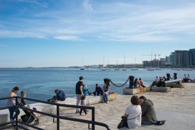 BOSTON, ABD - 20 Şubat 2018. Botlar Long Wharf, Boston 'da bir sabah bağlandı. Boston, Massachusetts, ABD.