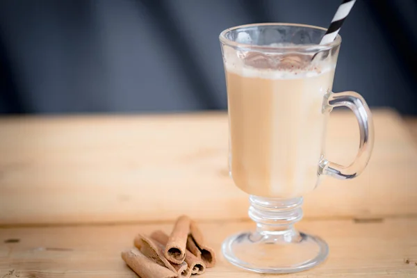 Top View Zelfgemaakte Feestelijke Kaneel Eggnog Voor Feestdagen — Stockfoto