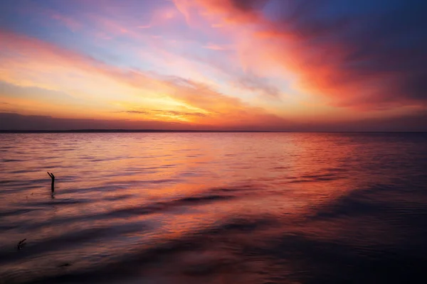 Tramonto Magico Arancione Rosso Sul Mare Alba Sulla Spiaggia — Foto Stock