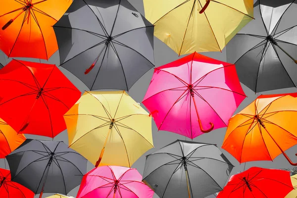 Montón Paraguas Colores Como Fondo Ciudad Decoración — Foto de Stock