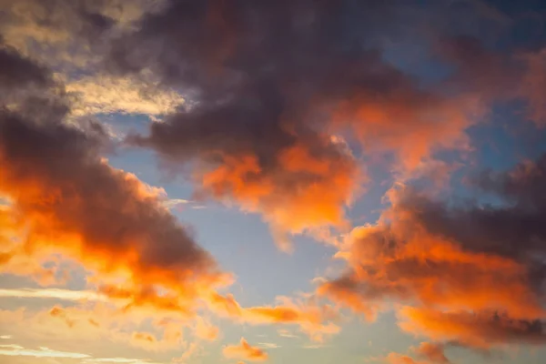 Piękny Kolorowy Zachód Słońca Nad Miastem Kompozycja Natura — Zdjęcie stockowe