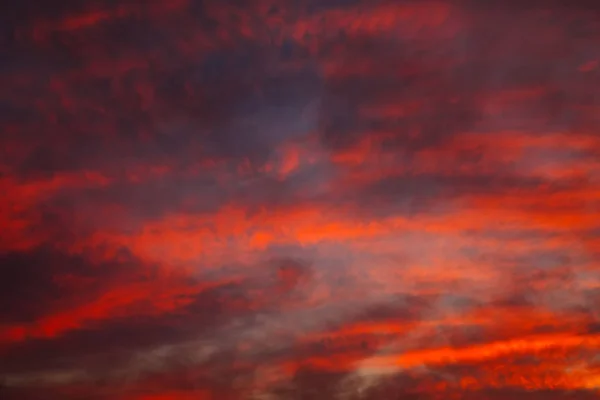 Céu Colorido Brilhante Bonito Foto Tirada Pôr Sol Fundo Vermelho — Fotografia de Stock