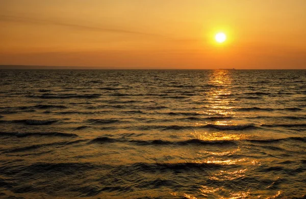 Красочный океанский пляж восход солнца. Рассвет над морем. Сборник природы — стоковое фото