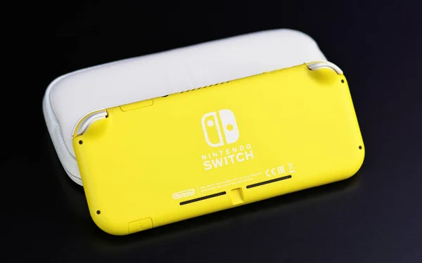 Moskau, Russland - 08. Oktober 2019: Nintendo Switch lite ist ninte — Stockfoto