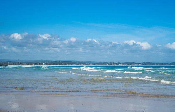 Impressionante Amplo Panorama Rainbow Bay Beach Com Ondas Oceânicas Surf — Fotografia de Stock