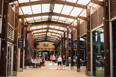 Ünlü Tamborine Dağı Galeri Yürüyüşü, inanılmaz ve eşsiz bir alışveriş merkezi, Queensland, Avustralya 'da iken ziyaret edilecek bir yer..