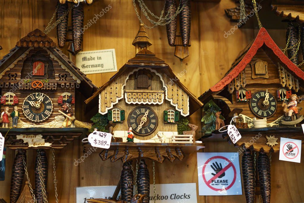 Famosas relojes alemanes de Cuckoo de The German Cuckoo Clock Nest, una