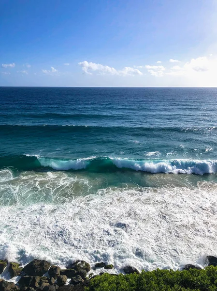 Scenic Pacific Ocean Waves Crashing Beach Gold Coast Australia — Foto de Stock