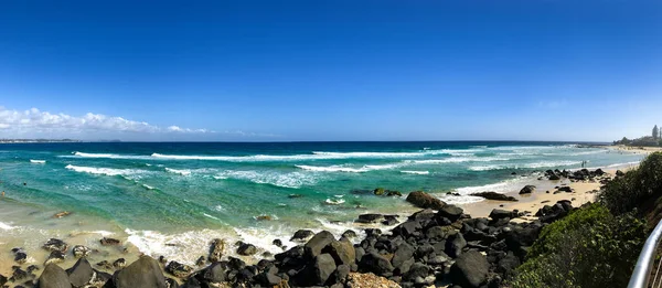 Brett Panoramautsikt Över Surfvågor Som Kraschar Mot Stranden Vid Snapper — Stockfoto