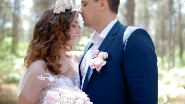 유럽 결혼식 한 쌍의 초상화 — 비디오