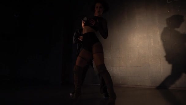 Profesyonel funk dansçılarının düeti — Stok video