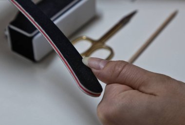 jel tırnak vernik için tırnak hazırlanması ve temizlenmesi