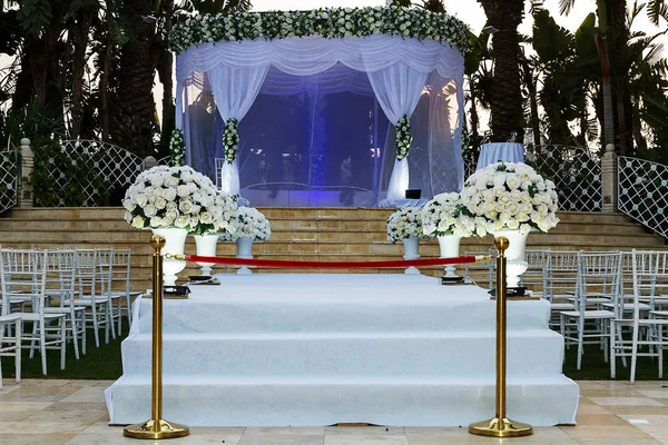 ユダヤ人の Hupa 結婚式 Putdoor の美しい写真 — ストック写真