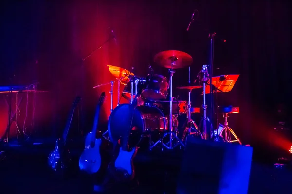 Concert Stage Musical Instruments Scene Twilight Lighting Multicolored Spotlights — Stock Photo, Image