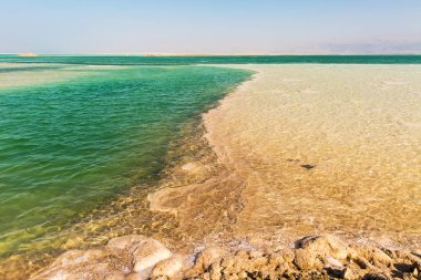 Ölü Deniz 'in güzel kıyıları, İsrail .
