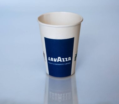 kağıt bardak .