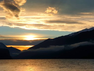 Walensee üzerinde gün batımı