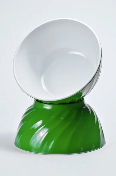 Deux bols vides en plastique vert — Photo