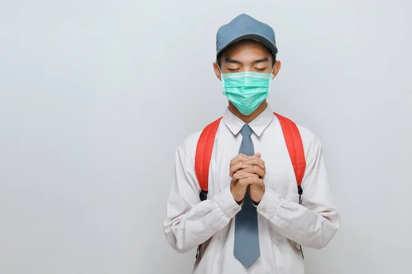 Indonesiska Senior Student Bär Uniform Och Skydd Ansikte Mask Mot — Stockfoto