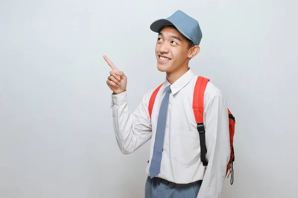 Indonesische Senior Student Draagt Uniform Wijzend Naar Kopieerruimte Lege Ruimte — Stockfoto
