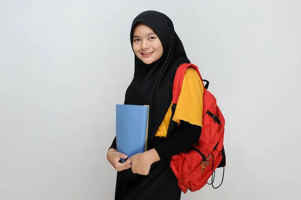 Muslim Teenager Student Wearing Traditional Clothes Smiling Camera Backpack Holding — Stock Photo, Image