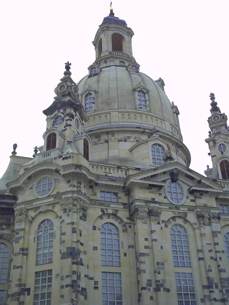 Лютеранская церковь Дрездена Фрауэнкирхе в Дрездене, Германия — стоковое фото