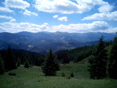 Sadece dağlar dağlardan daha iyi olabilir.