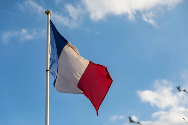 法国国旗挥舞在风 — 图库照片