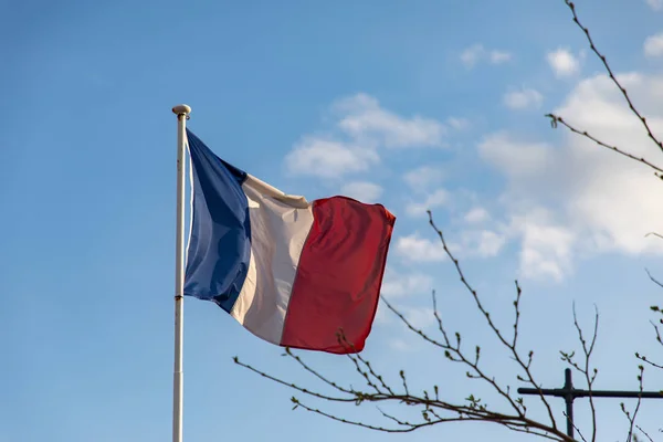 Bandera de Francia ondeando en el viento —  Fotos de Stock