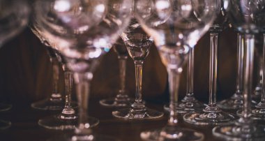 Yüksek şampanya bardağı veya bardak closeup atış