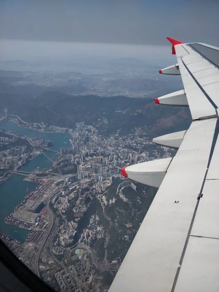 Vista aérea desde un avión de su ala — Foto de Stock