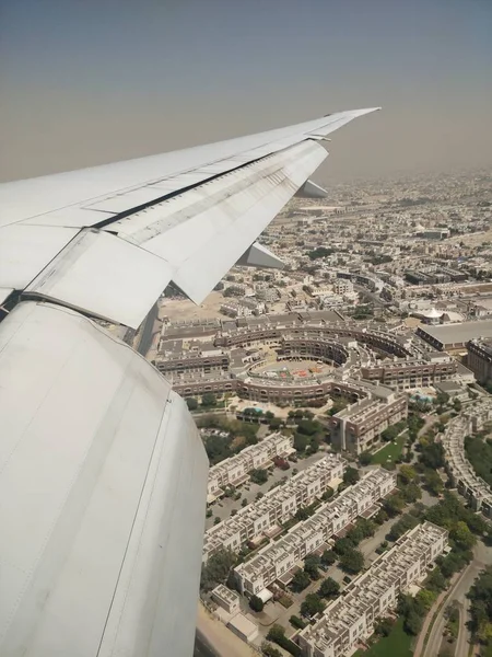 Légi felvétel a szárnyai repülőgépből — Stock Fotó