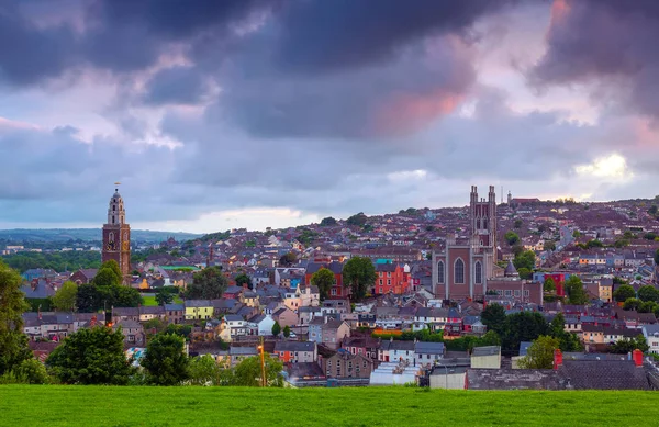 St.Patrick's Hill'den Cork City'nin akşam manzarası 