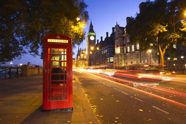 Trafik Yolları Kırmızı Telefon Kiosk Big Ben Geçmek — Stok fotoğraf