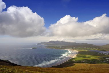 Tramore Beach, İrlanda'nın Batı Kıyısındaki Aşil Adası