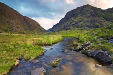 Gap of Dunloe sıradağlarının görünümü, İrlanda 