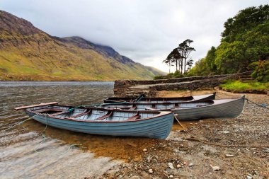 Doo Lough gölü nün görünümü, County Mayo, İrlanda   