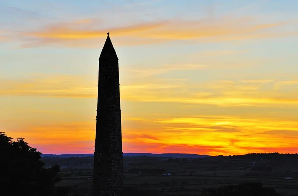 Gün Batımı Arka Planda Ardmore Kule Görünümü — Stok fotoğraf