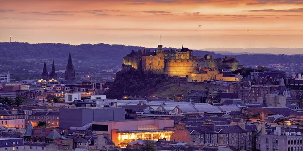 Edinburgh Skylines bina ve kale Calton Hill, İskoçya 