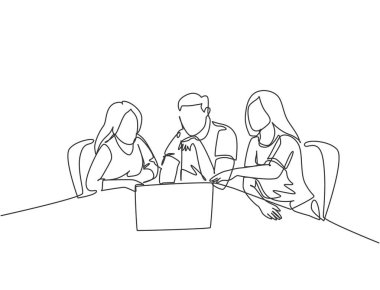 Genç iş adamı ve iş kadınının dizüstü bilgisayar ekranında proje öğrenme grafiğini tartışan tek satır çizimi. İş toplantısı bir satır grafik tasarım vektörü illüstrasyonuName